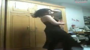 ميلف فاجرة ترقص شرقي على الفديو