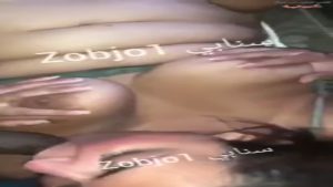 سكس جماعي عربي – تنتاك وتمص الزب بنفس الوقت