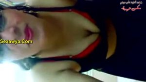 سكس مصرية ام بزاز تعرض جسمها الملبن