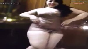 رقص شرقي شرموطة مصرية تهز طيزها وتتدلع