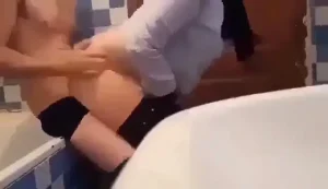 نيك اختي في الحمام