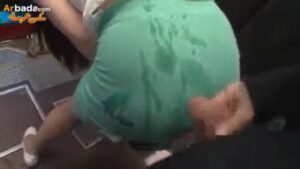 سكس الاتوبيس الياباني – كل الركاب يجيبو لبنهم على طيازها