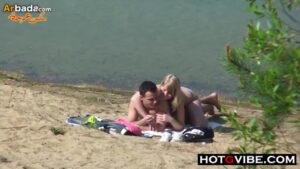 سكس مسرب تصوير مخفي يلحسلها وينيكها على الشط