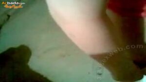 سكس عربي بيصورها ويحلفلها انه مش مشغل الكاميرا