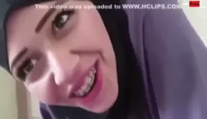 سكس محجبة جزائرية رايحة شقة عشيقها تمصمص زبه