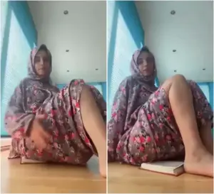 خديجة اليافعي تفرك طيزها بالقران